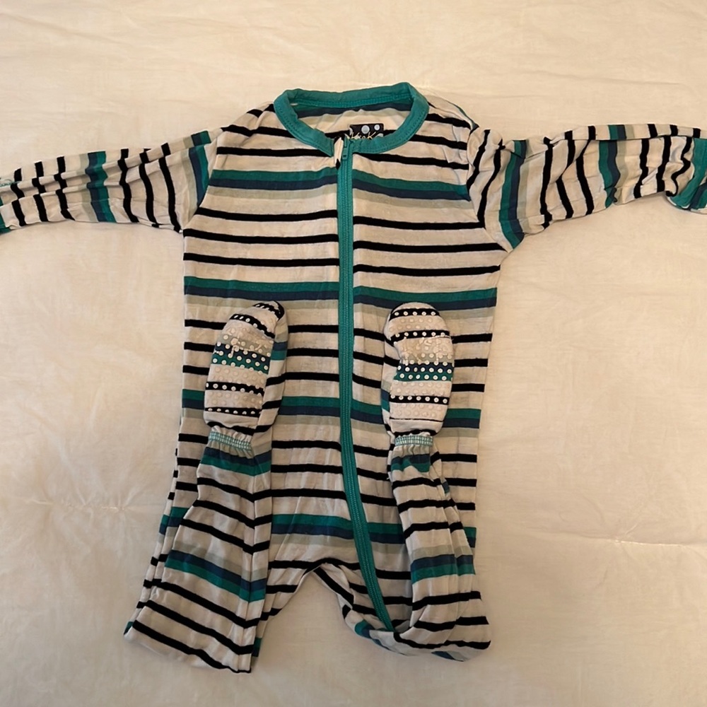 KicKee Pants zipees. 6-9 months
